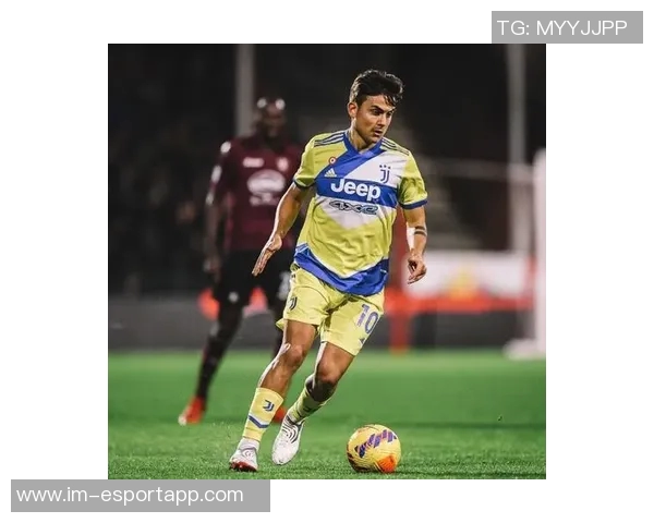 法丙精彩瞬间35米远射破门球员展现绝佳技术与力量