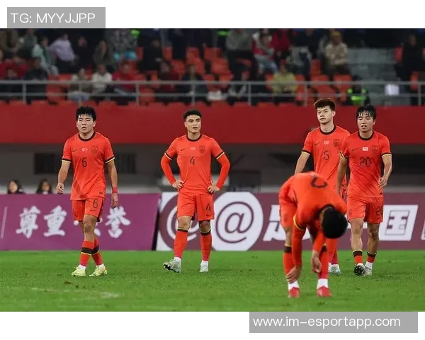 李新翔因伤未能入选U22国足西征阵容26名球员随队出发