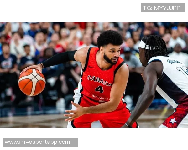 贾马尔穆雷半场表现出色9中4贡献11分2板7助攻2抢断展现全面能力