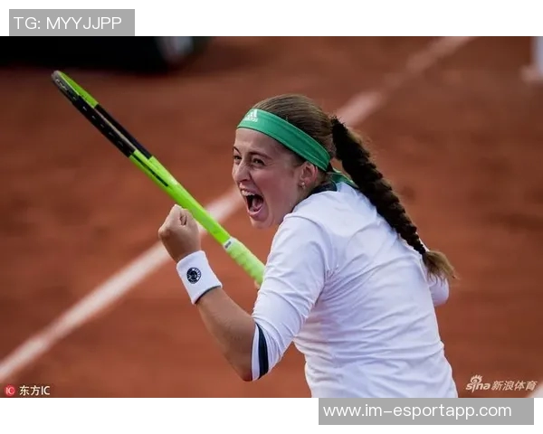 文班赛后与保罗亲密耳语击掌庆祝胜利瞬间引发热议