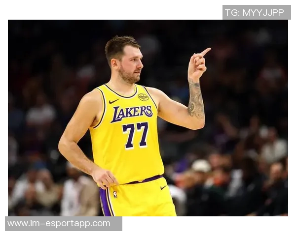 湖人医疗团队为东契奇量身定制护具旨在有效保护其腿部健康