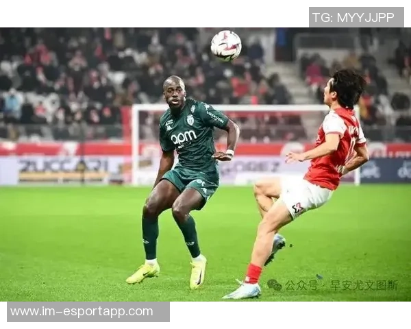 乌龙事件！图拉姆意外磕球阿塞拜疆门将失误助法国3-1领先