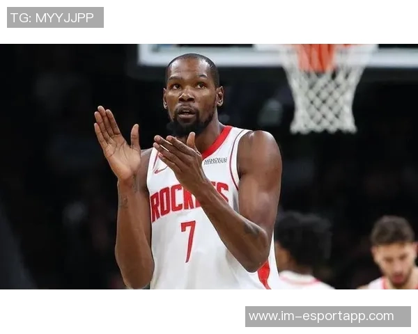 杜兰特谈末节表现强调团队合作与减压的重要性