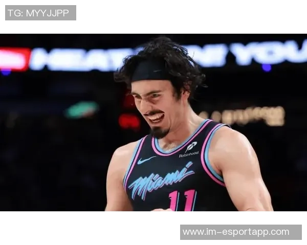 哈克斯因脚踝扭伤提前退场明日背靠背能否出战待定 哈克斯因脚踝扭伤提前退场明日背靠背能否出战待定