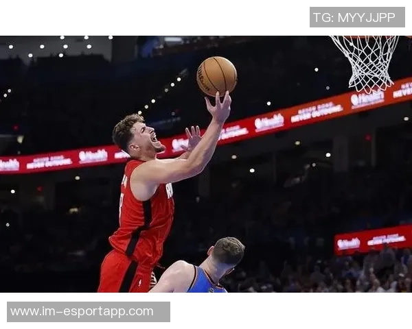 谢泼德防守失误引发申京愤怒拍地板场面尴尬令人心痛