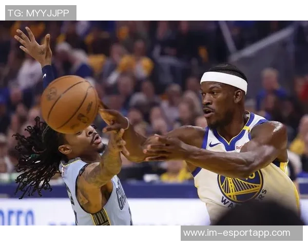 巴特勒坚定支持库明加表达全队对他的喜爱与信任 巴特勒坚定支持库明加表达全队对他的喜爱与信任