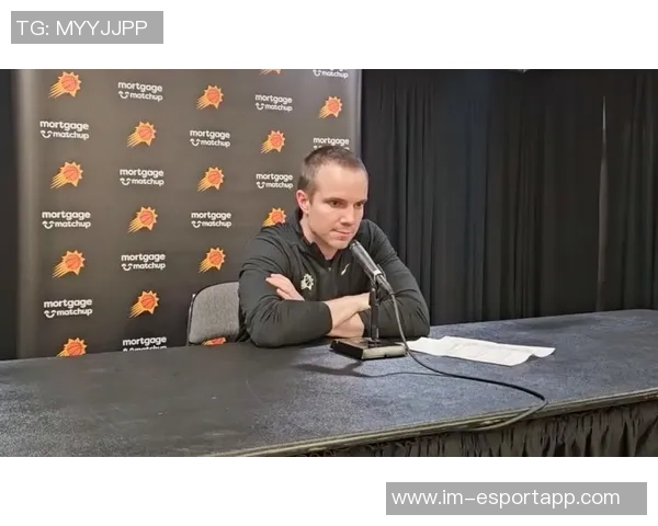 奥特布克确认轻微拉伤身体状况良好令全队松了一口气