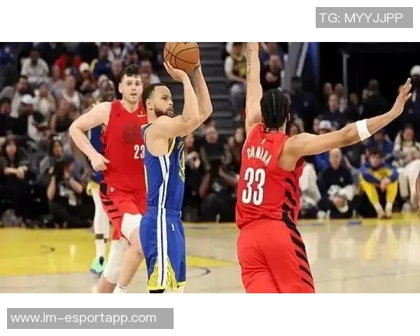 库里本赛季对开拓者狂轰30记三分球创单赛季对单一球队历史新高