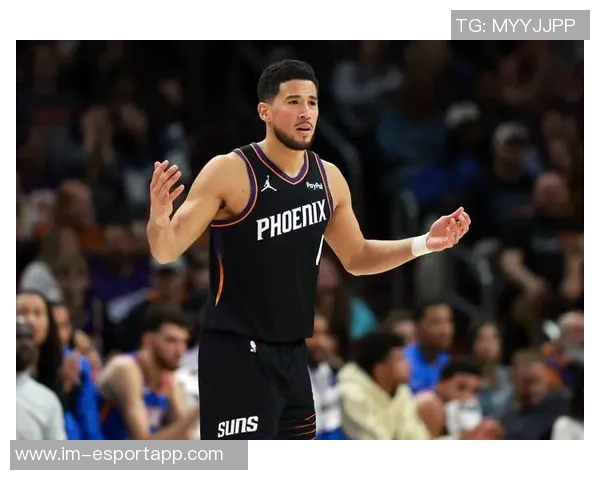 布克强势表现引领球队胜利19投10中斩获31分5篮板3助攻1抢断